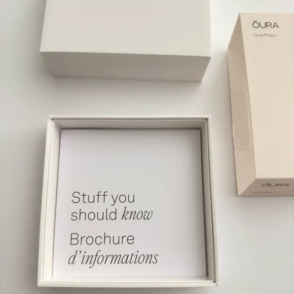 Oura Ring Gen 4 Size 7 Silver Brand new in box - Picture 8 of 9